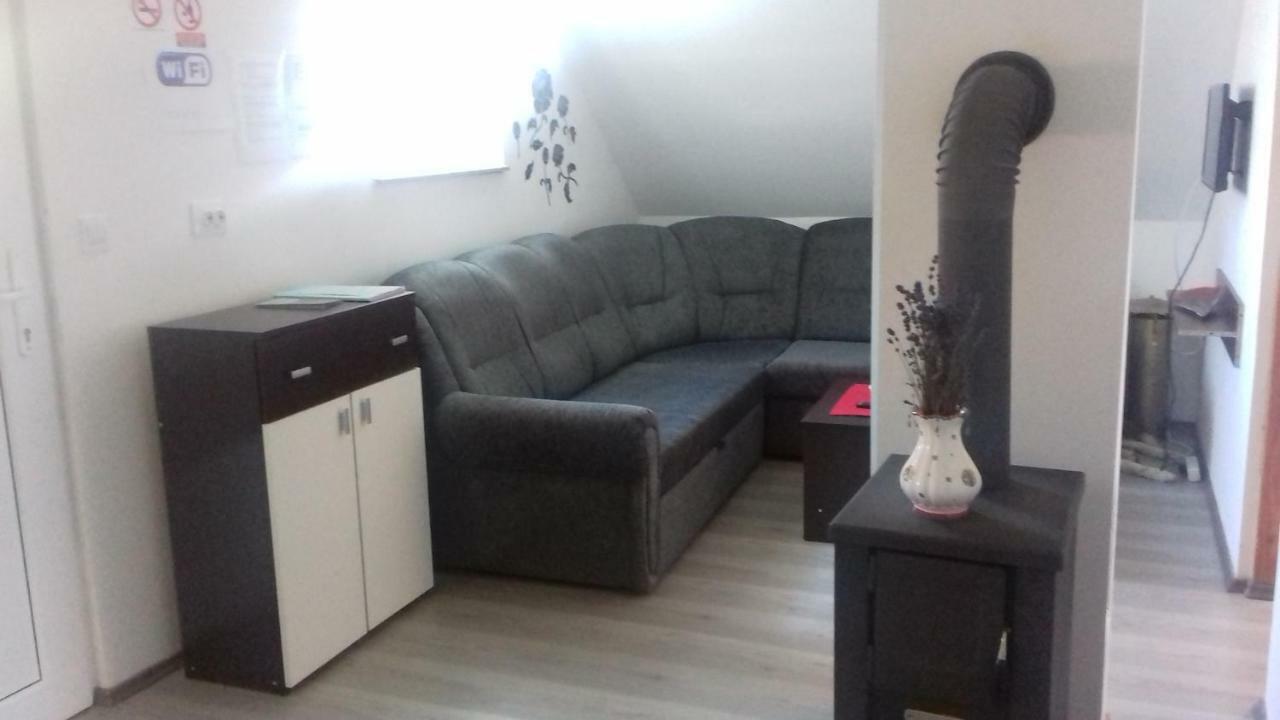 Apartment Lug Saborsko Εξωτερικό φωτογραφία